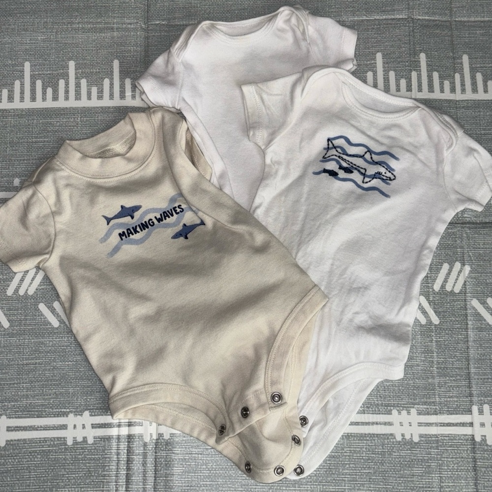 Carter's Cream and White Bodysuit Trio